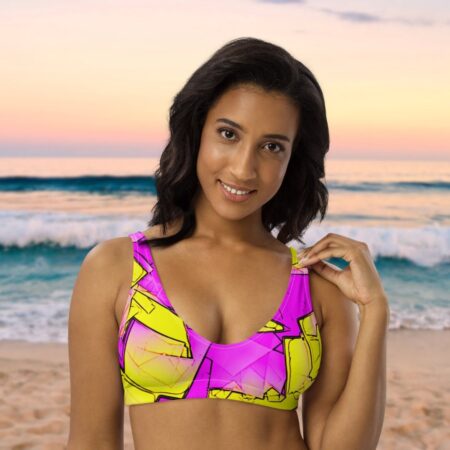 Krāsains bikini krūšturis ar izņemamu polsterējamu un abstraktu dizainu, kombinējams ar šī paša dizaina bikini biksītēm.