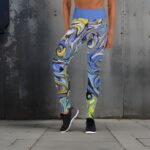 Sporta legingi ir ideāls apģērbs tiem, kas iecienījuši aktīvu dzīvesveidu un vēlas ērtu, bet stilīgu apģērbu treniņiem un citām fiziskām aktivitātēm. Protams, ka galvenā šī apģērba priekšrocība ir ērtība, jo tie šūti no mīksta un elastīga auduma. Legingi pielāgojas ķermeņa aprisēm un ļauj izbaudīt neierobežotu kustības brīvību! Legingi ir lieliska izvēle gan fitnesa zālei, gan ārpus tās – skriešanai, jogai, dejošanai un citām aktivitātēm! Šo sporta legingu iekšpusē ir iestrādāta arī neliela kabatiņa (sk. bildes).