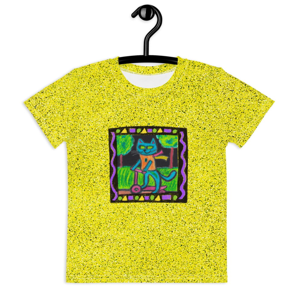 Šis t-krekls iemieso sevī visu, ko bērns vēlas – krāsainu dizainu un ērtumu! T-krekla dizains ar bērnišķīgu kaķa zīmējumu priecēs gan mazu meiteni, gan zēnu, jo kuram bērnam gan nepatīk kaķēni? Savukārt vecāki novērtēs T-krekla praktiskumu un kvalitāti, jo tas nezaudēs formu un krāsas pat pēc vairākkārtējām mazgāšanām, tas neizbalēs arī vasaras saulē