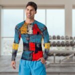 Vīriešu sporta krekls “Charlie” ir pieguļošs un, pateicoties spandeksa piejaukumam, arī elastīgs. Tas ir nedaudz garāks par ierasto ikdienas T-kreklu, lai nodrošinātu papildus komfortu fiziskās aktivitiātēs. Sporta krekls ir lieliski piemērots fitnesa zāles apmeklēšanai, jo tā piegriezums ir veidots tā, lai būtu ērti veikt dažādus vingrojumus. Izvēlies krāsas arī sportojot, tās Tevi iedvesmos, lai gūtu vairāk prieka un panākumu! Svarīgas ir krekla praktiskās īpašības – tas mazgājot nezaudē formu un krāsu, kā arī neizbalē saulē.