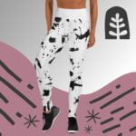 Sporta legingi “Logan” ar gaiši pelēku pamattoni un melnu abstraktu figūru apdruku ir ideāls apģērbs tām dāmām, kas iecienījušas aktīvu dzīvesveidu un vēlas ērtu, bet stilīgu apģērbu treniņiem un citām fiziskām aktivitātēm. Protams, ka galvenā šī apģērba priekšrocība ir ērtība, jo tie šūti no mīksta un elastīga auduma. Legingi pielāgojas ķermeņa aprisēm un ļauj izbaudīt neierobežotu kustības brīvību! Legingi ir lieliska izvēle gan fitnesa zālei, gan ārpus tās – skriešanai, jogai, dejošanai un citām aktivitātēm! Šo sporta legingu iekšpusē ir iestrādāta arī neliela kabatiņa