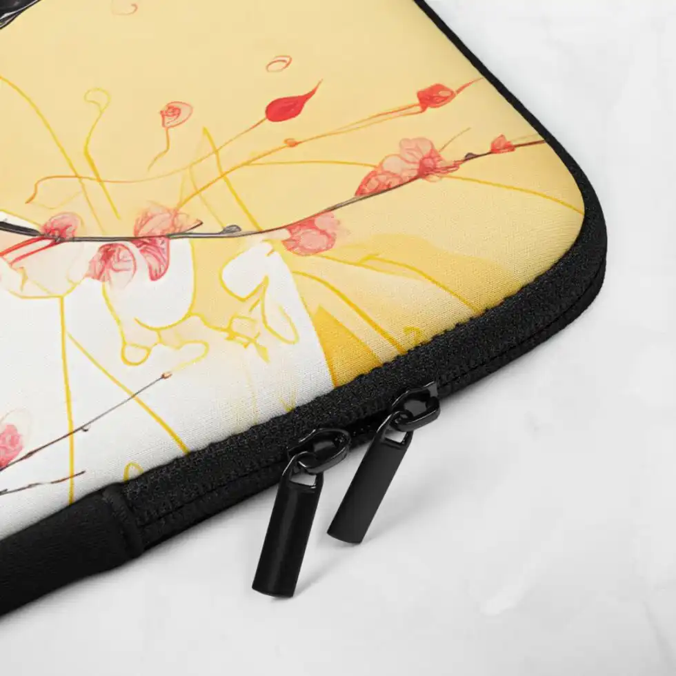 Laptopu aizsargājošs maks ar kaķi, nodrošina darora aizsardzību pret triecieniem un skrāpējumiem, rāvējslēdzējs ar 2 slīdņiem