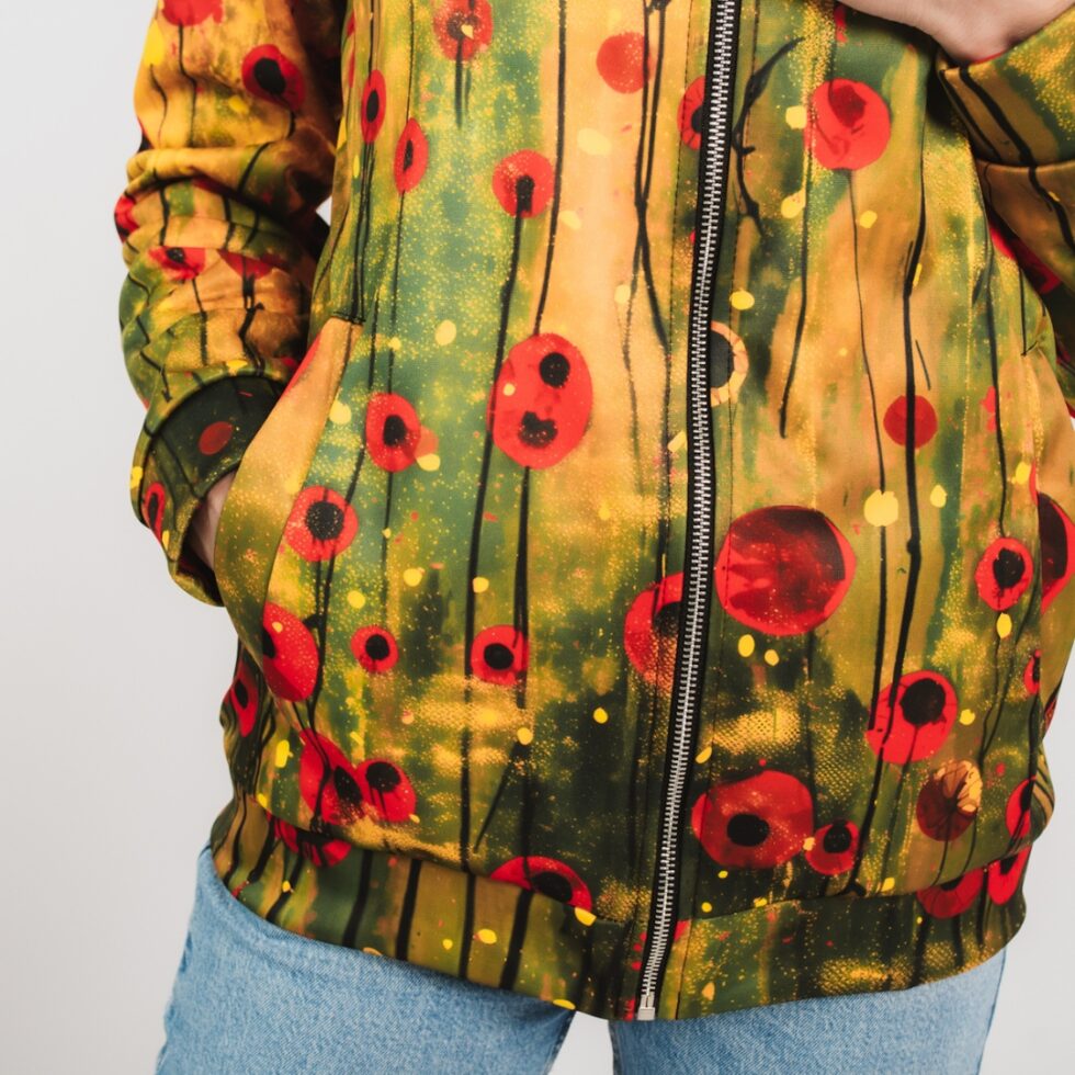 Bomberjaka ar apdruku “Benita”