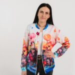 Bomberjaka ar ziedu apdruku “Lija”